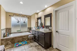 10111 Signal Hill Rd, Austin, TX 78737 - Photo 14