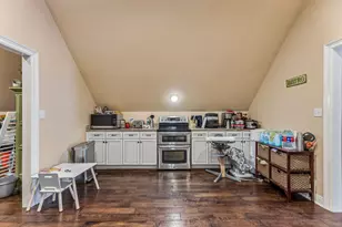 10111 Signal Hill Rd, Austin, TX 78737 - Photo 16
