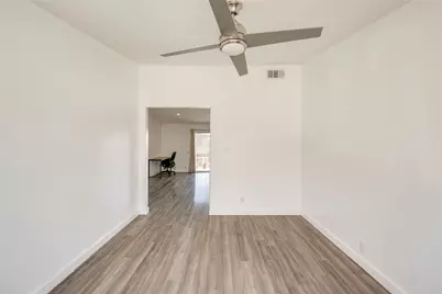 1304 Mariposa Drive #214, Austin, TX 78704 - Photo 18