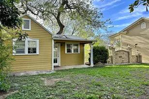 802 Main St, Bastrop, TX 78602 - Photo 32