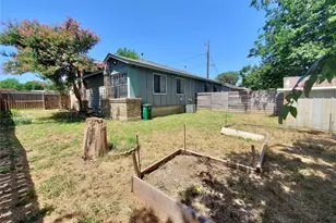2400 Berkett Dr, Austin, TX 78745 - Photo 12