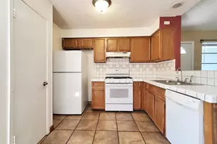2400 Berkett Dr, Austin, TX 78745 - Photo 6