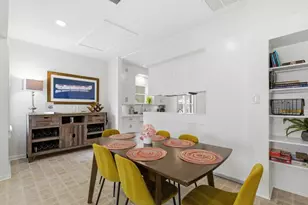 911 E 37th St, Austin, TX 78705 - Photo 18
