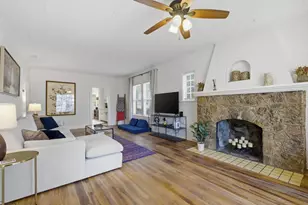 911 E 37th St, Austin, TX 78705 - Photo 8