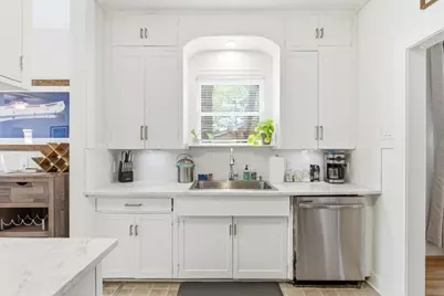 911 E 37th Street, Austin, TX 78705 - Photo 12