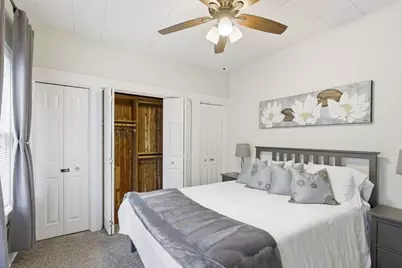 911 E 37th Street, Austin, TX 78705 - Photo 32
