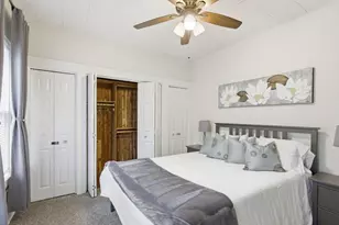 911 E 37th St, Austin, TX 78705 - Photo 32