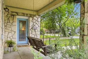 911 E 37th St, Austin, TX 78705 - Photo 4