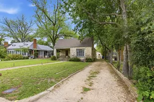 911 E 37th St, Austin, TX 78705 - Photo 38