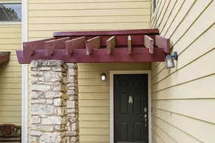 512 Eberhart Ln, Austin, TX 78745 - Photo 2