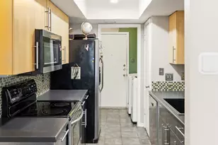 512 Eberhart Ln, Austin, TX 78745 - Photo 8