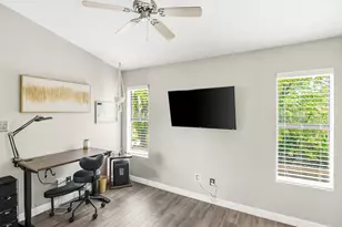 512 Eberhart Ln, Austin, TX 78745 - Photo 20