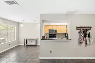 512 Eberhart Ln, Austin, TX 78745 - Photo 6