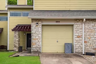 512 Eberhart Ln, Austin, TX 78745 - Photo 2