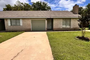 301 12th St, Pflugerville, TX 78660 - Photo 1