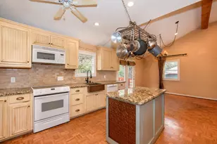 877 Hollow Bend Unit, Caldwell, TX 77836 - Photo 4