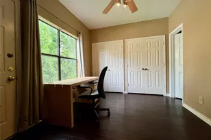 915 W 22nd 1/2 St, Austin, TX 78705 - Photo 10