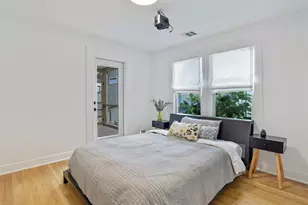 2405 E 8th Street N, Austin, TX 78702 - Photo 12