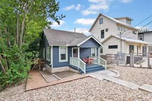2405 E 8th Street N, Austin, TX 78702 - Photo 2