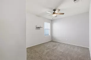18420 Cloudmore Ln, Elgin, TX 78621 - Photo 14