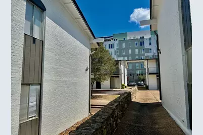 2610 Salado Street #202, Austin, TX 78705 - Photo 2