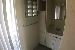2610 Salado St, Austin, TX 78705 - Photo 10