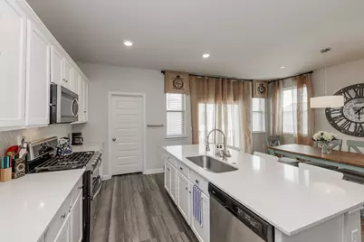 7915 Mellencamp Drive, Austin, TX 78744 - Photo 6