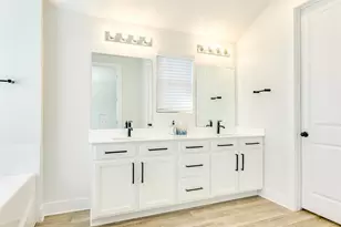 122 Biscayne Bay Bend, Kyle, TX 78640 - Photo 16