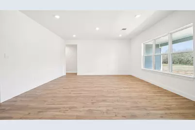 179 Great Northern Drive, Cedar Creek, TX 78612 - Photo 6