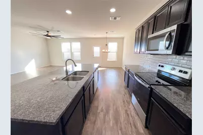 709 Hummingbird Lane, Leander, TX 78641 - Photo 10