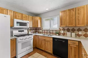 9723 Moorberry St, Austin, TX 78729 - Photo 10