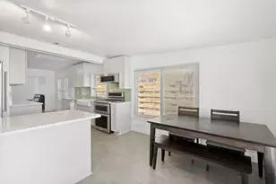 906 E 43rd St, Austin, TX 78751 - Photo 8