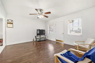 1115 Sycamore St, San Marcos, TX 78666 - Photo 8