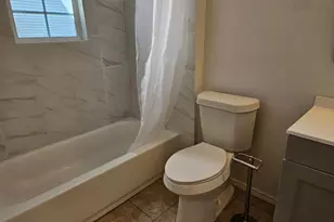 105 W Ila St, Elgin, TX 78621 - Photo 10