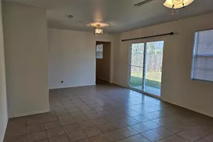 105 W Ila St, Elgin, TX 78621 - Photo 2