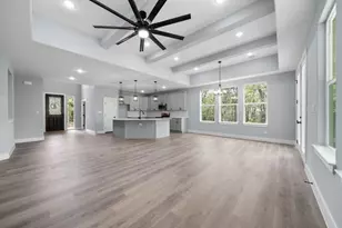 106 Halawa Ct, Bastrop, TX 78602 - Photo 14