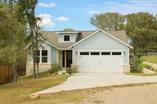 106 Halawa Ct, Bastrop, TX 78602 - Photo 1