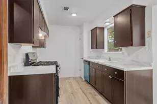 703 Huntingdon Pl, Austin, TX 78745 - Photo 8