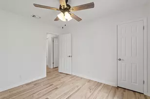 703 Huntingdon Pl, Austin, TX 78745 - Photo 18