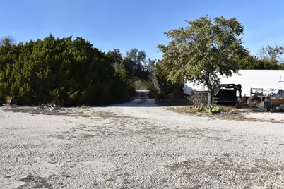 2175 County Road 153, Georgetown, TX 78626 - Photo 32