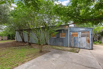 948 Maple Street, Lockhart, TX 78644 - Photo 32