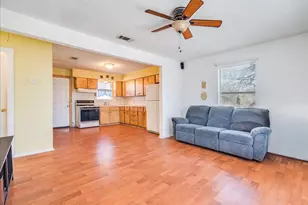 2512 E 9th St, Austin, TX 78702 - Photo 12