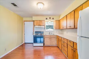2512 E 9th St, Austin, TX 78702 - Photo 16