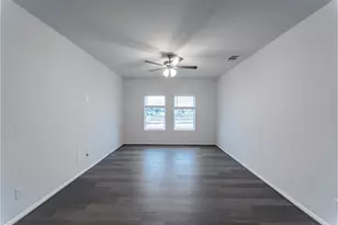 740 Barbary Coast Ln, Jarrell, TX 76537 - Photo 12