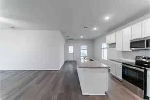740 Barbary Coast Ln, Jarrell, TX 76537 - Photo 2
