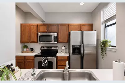 611 E 45th Street #25, Austin, TX 78751 - Photo 14