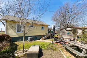 207 S Main St, Georgetown, TX 78626 - Photo 10