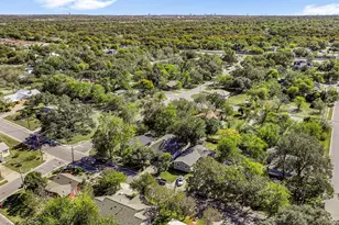 409 E Austin Ave, Round Rock, TX 78664 - Photo 40