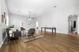 409 E Austin Ave, Round Rock, TX 78664 - Photo 2