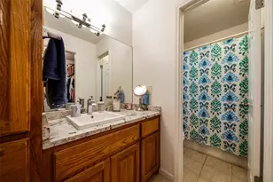 201 E 35th St, Austin, TX 78705 - Photo 20